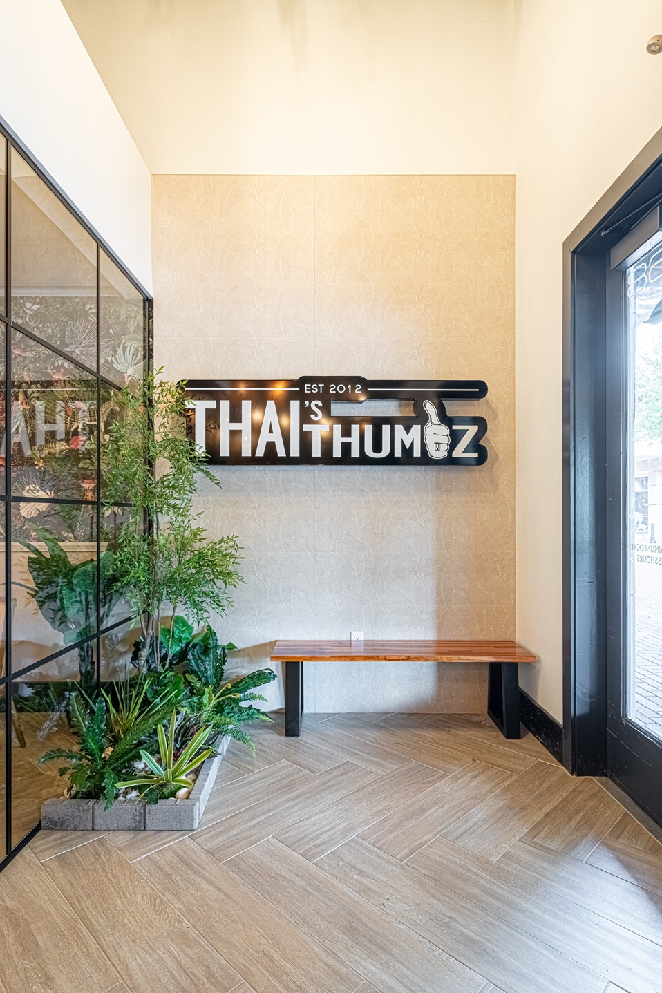 thai's thumbz
